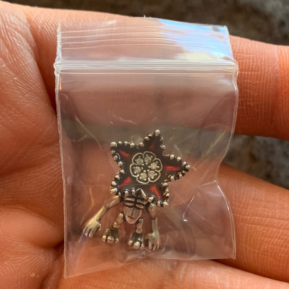 NWOT Stranger Things Moveable Demogorgon Charm Sterling Silver 925 - Picture 6 of 14